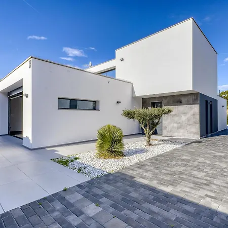 Infinity By Interhome