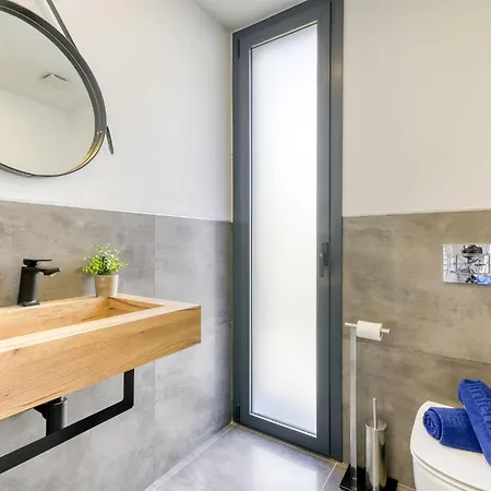 Infinity By Interhome Villa Roses