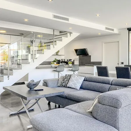 Infinity By Interhome *