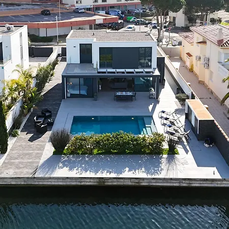 Infinity By Interhome Villa Roses